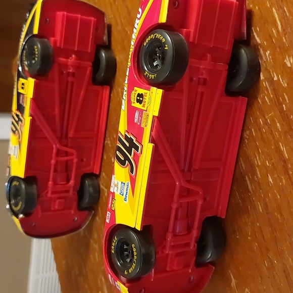 A set of 2(qty) McDonalds #94 1:24 die-cast Nascar Race cars - Picture 4 of 7